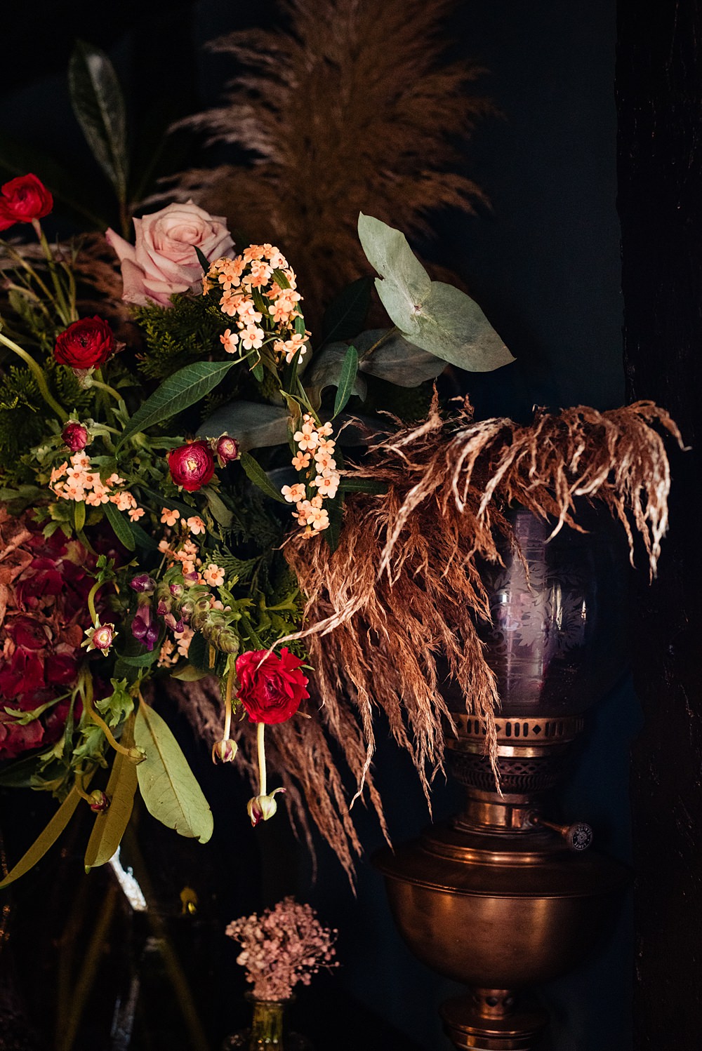 Vintage Winter Wonderland Wedding Ideas Natalia Case Photography Wild Natural Flower Arrangement