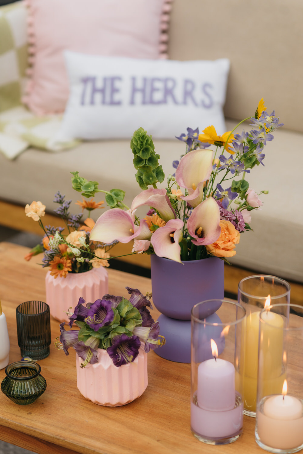 Antigua Guatemala Destination Wedding Daniel Lopez Perez Wedding Photography Centrepiece Flowers Yellow Lilac decor Candles Table