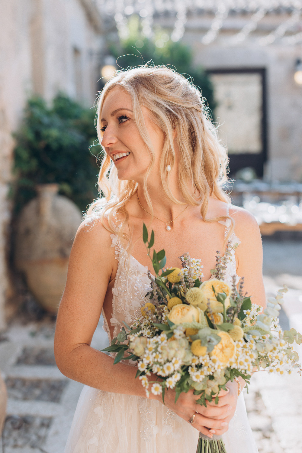 Baglio Strafalcello Wedding Anna Vlasiuk Photography Bouquet Flowers Green Yellow Wildflowers