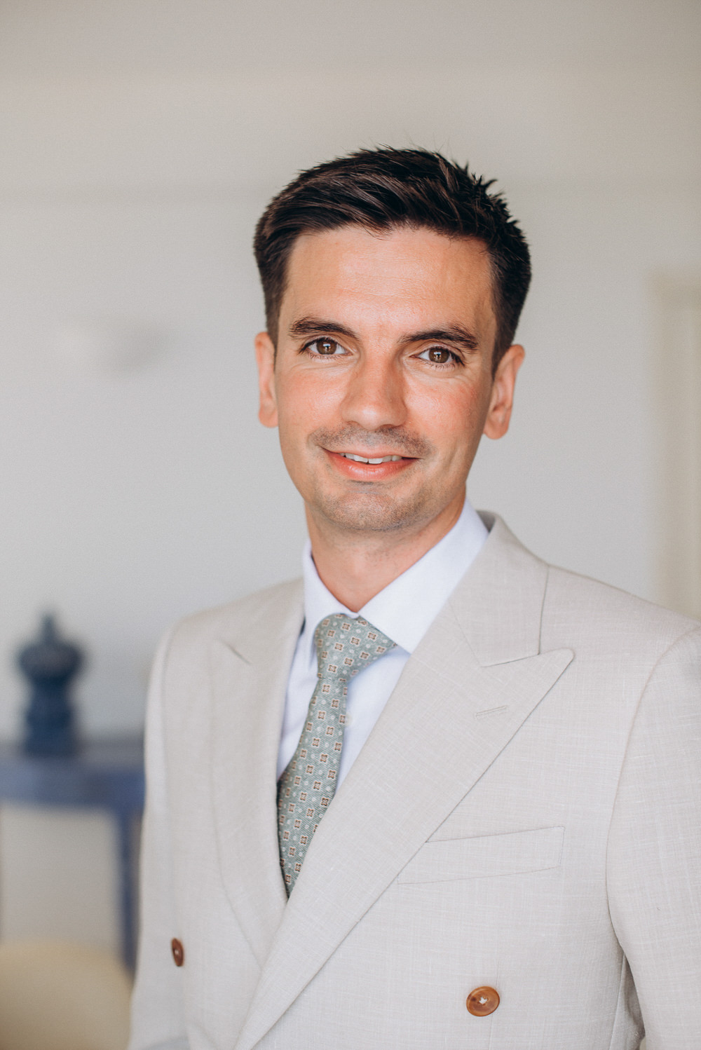 Baglio Strafalcello Wedding Anna Vlasiuk Photography Groom Cream Suit Grey Tie