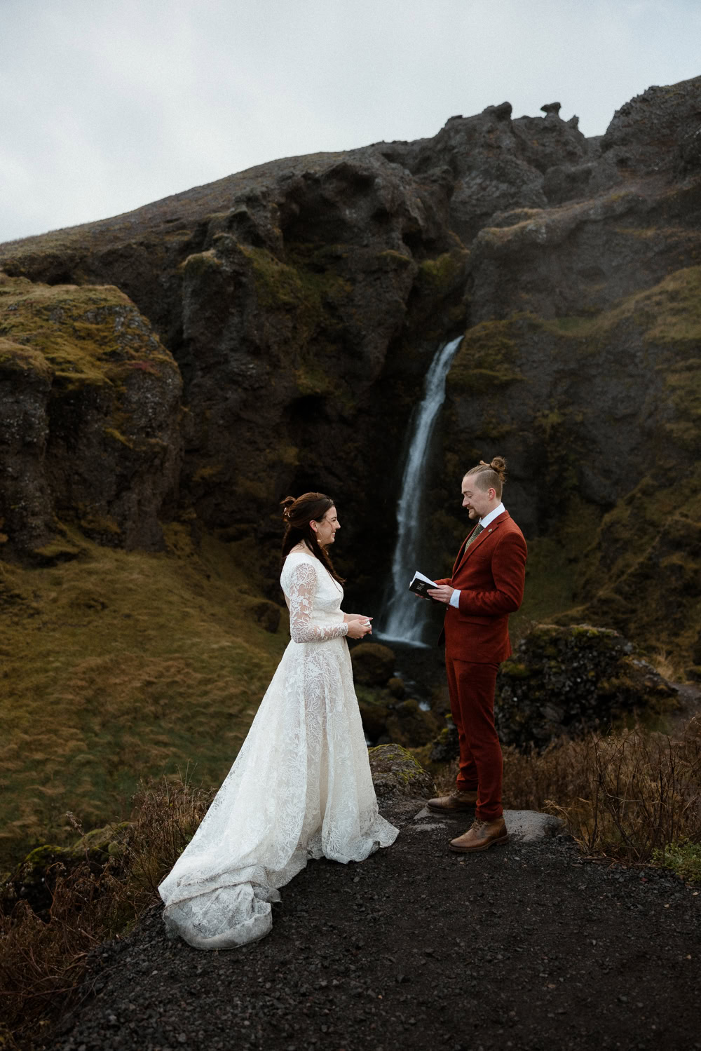 Reynisfjara Iceland Elopement Ast og Hraun