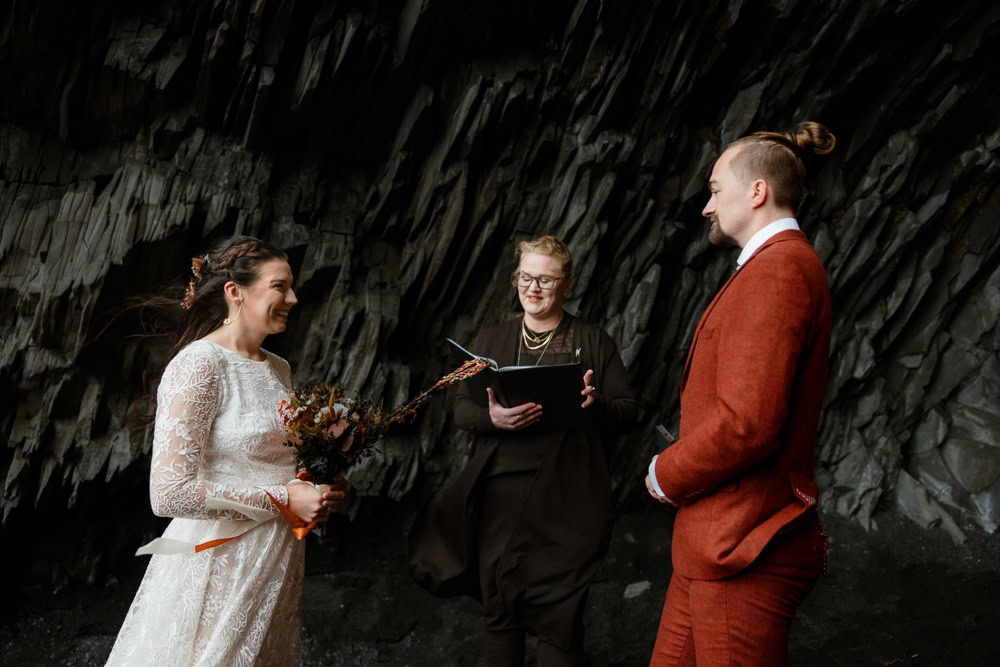 Reynisfjara Iceland Elopement Ast og Hraun