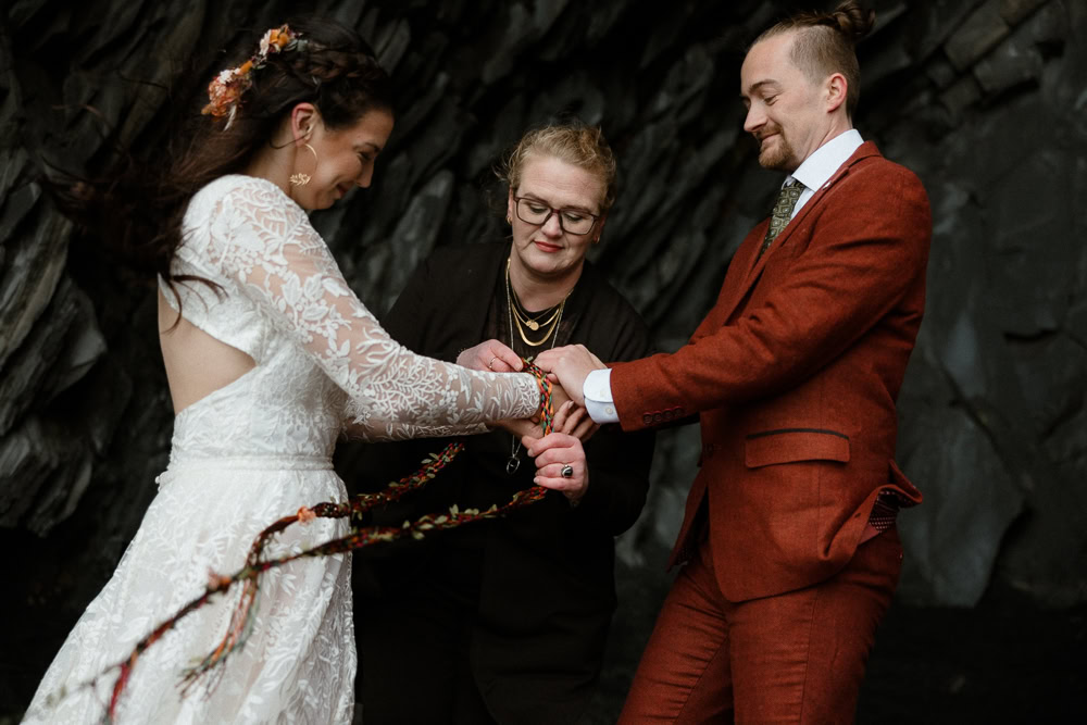 Reynisfjara Iceland Elopement Ast og Hraun