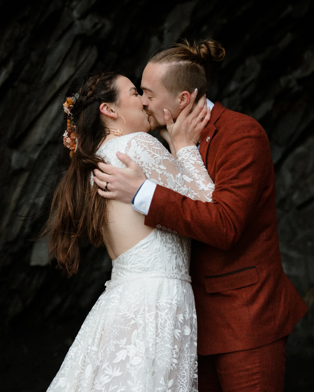 Reynisfjara Iceland Elopement Ast og Hraun