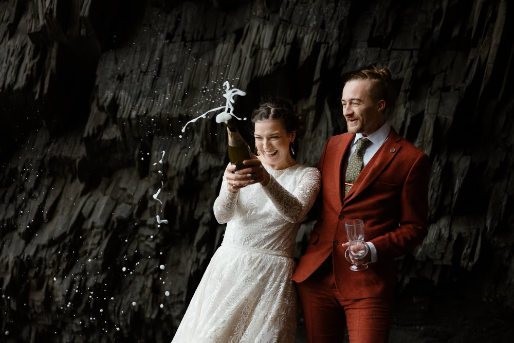 Reynisfjara Iceland Elopement Ast og Hraun