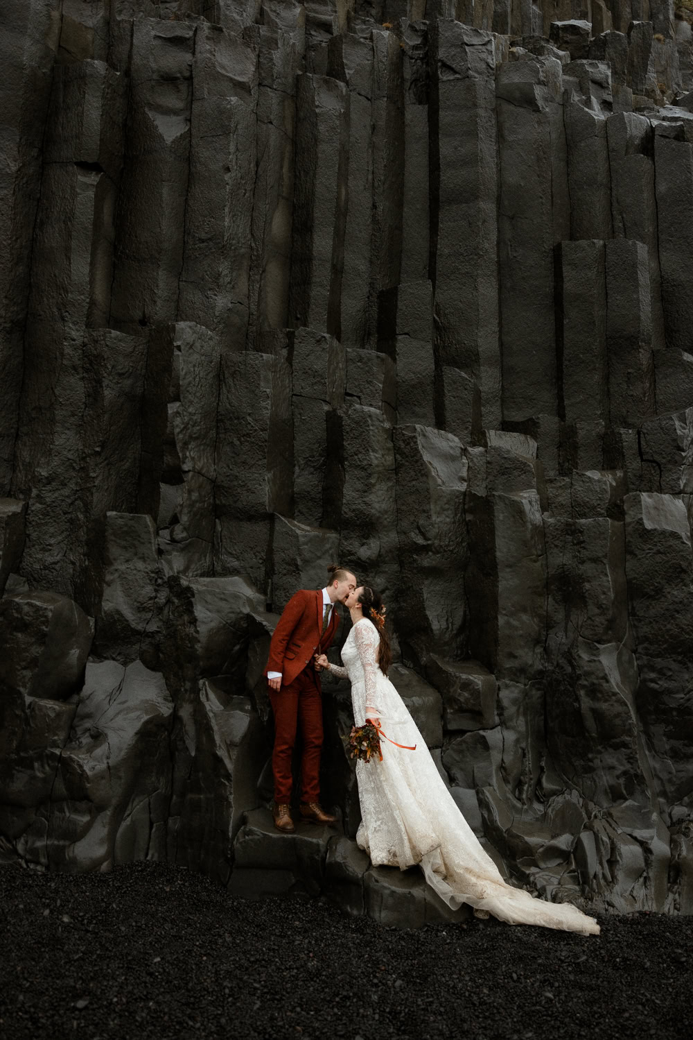 Reynisfjara Iceland Elopement Ast og Hraun