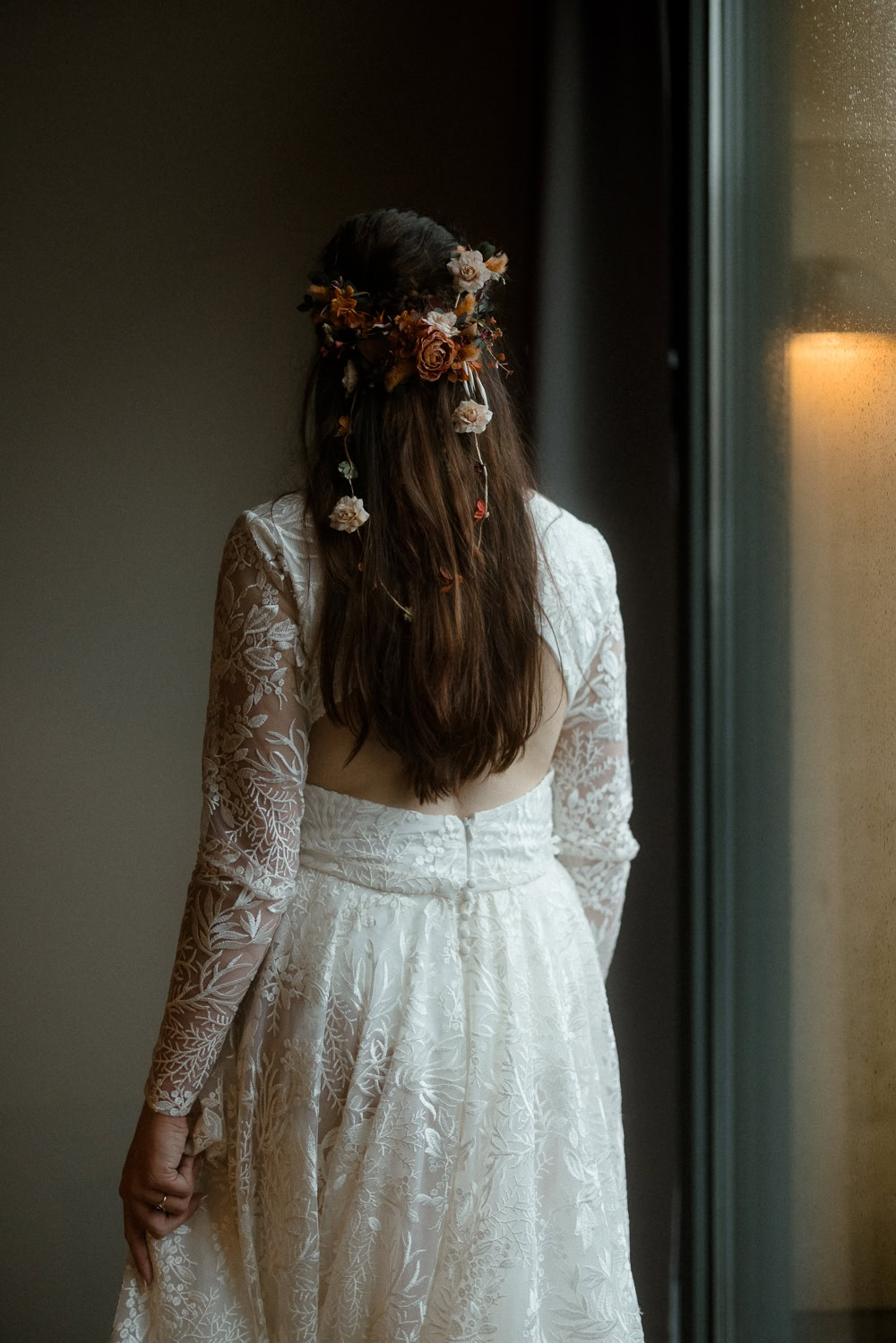 Reynisfjara Iceland Elopement Ast og Hraun Bride Hairstyle Half Up Flowers