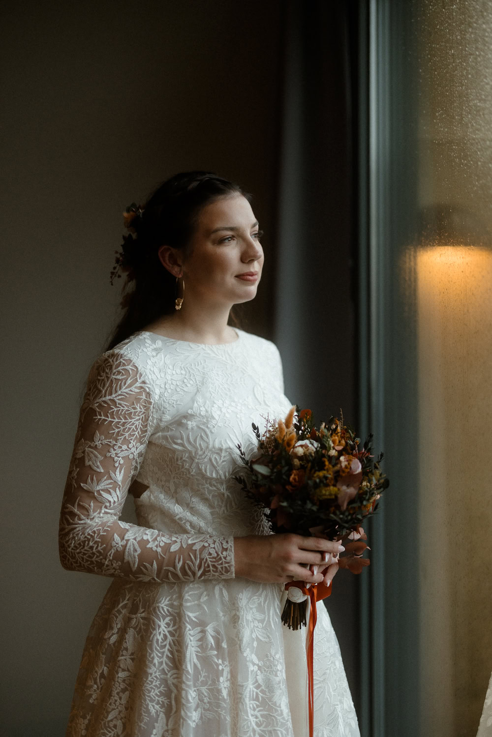 Reynisfjara Iceland Elopement Ast og Hraun Bride Bouquet Flowers Autumn