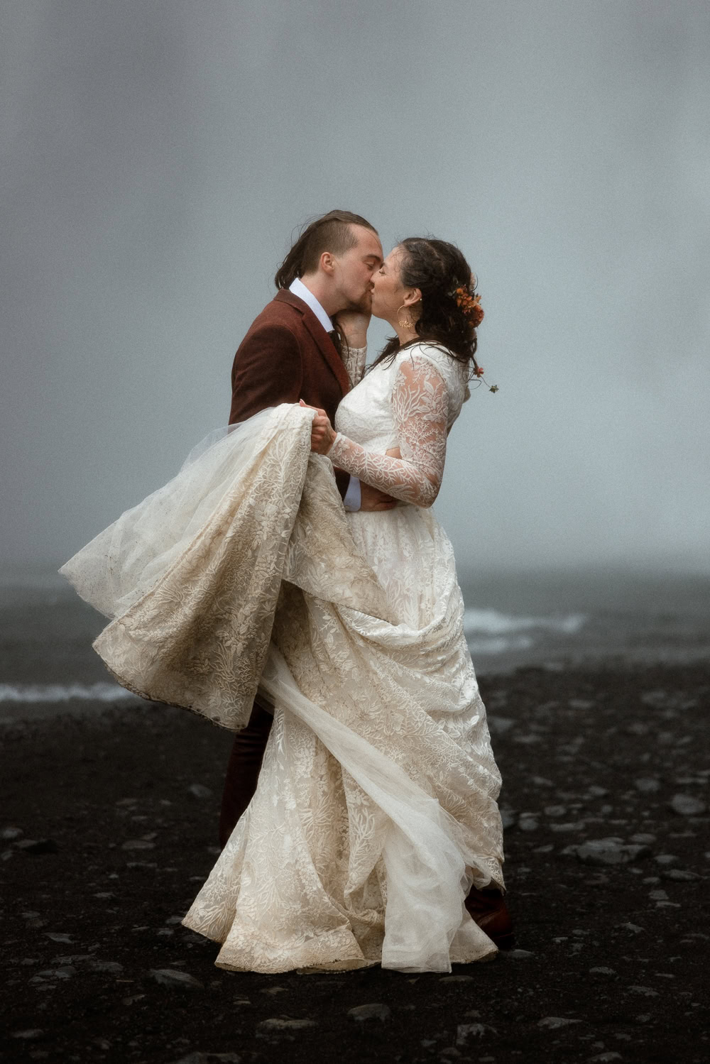 Reynisfjara Iceland Elopement Ast og Hraun