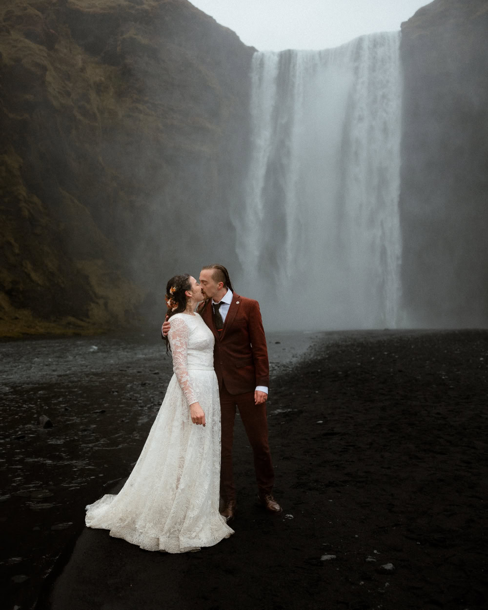 Reynisfjara Iceland Elopement Ast og Hraun